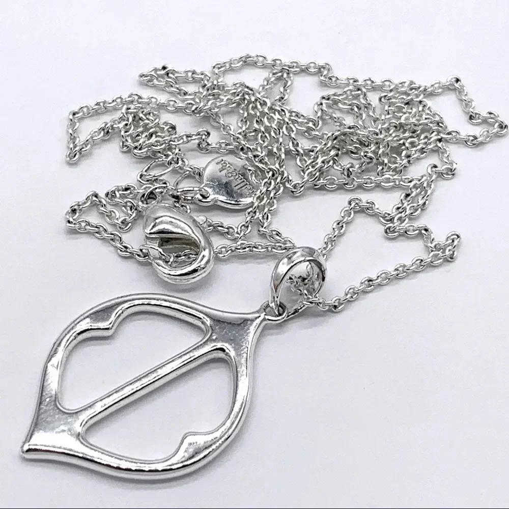 Stella & Dot Silver Pendant Necklace